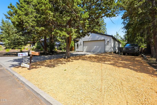 1240 NE 11th Street, Bend, OR 97701