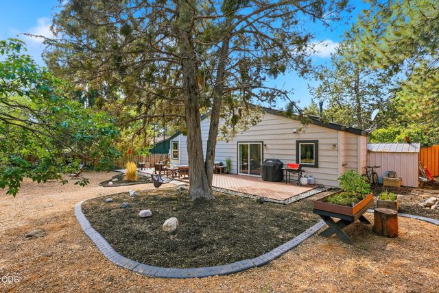 1240 NE 11th Street, Bend, OR 97701