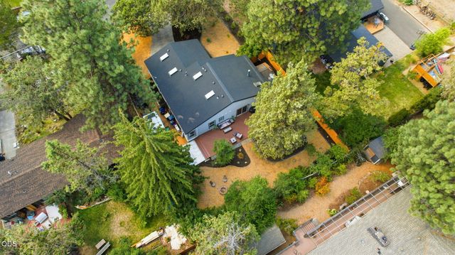 1240 NE 11th Street, Bend, OR 97701