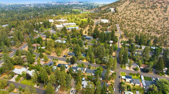 1240 NE 11th Street, Bend, OR 97701