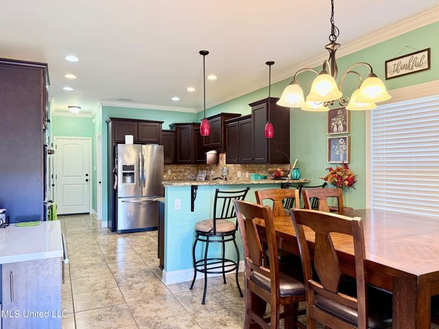 5540 E Pinetree Loop, Southaven, MS 38672