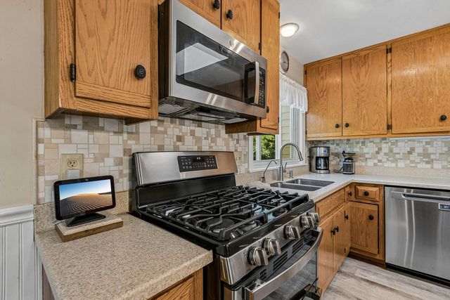 2071 Jericho Road, Aurora, IL 60506