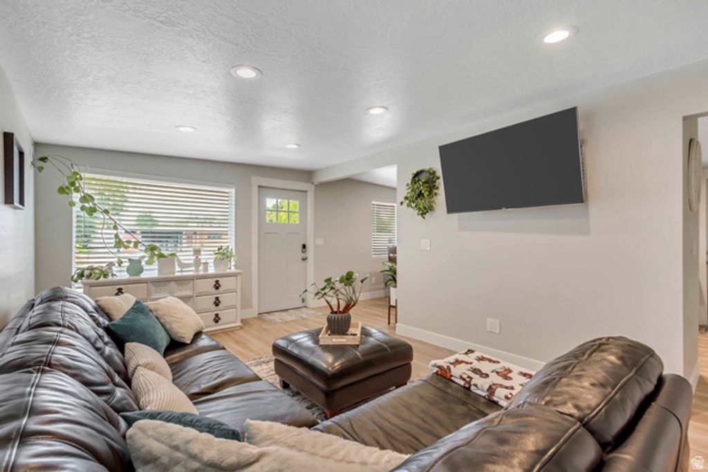 48 W MOON RIDGE DR, Murray, UT 84107 — photo 5