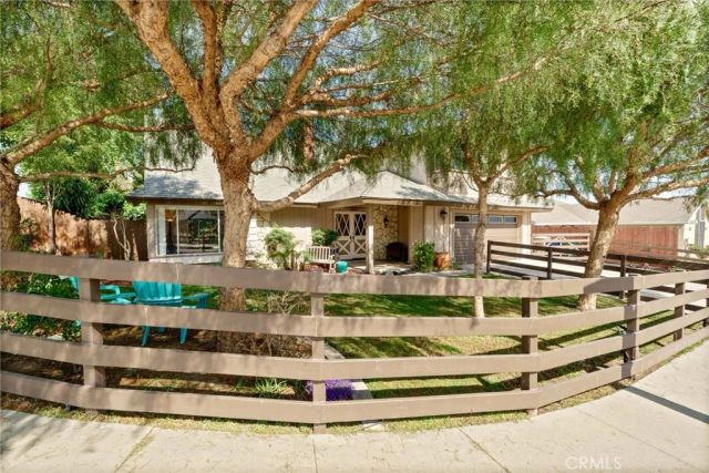 398 Day Road, Ventura, CA 93003