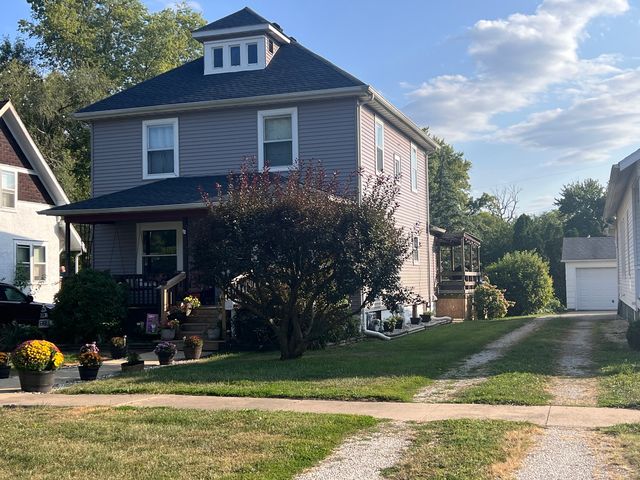 132 W FRANKLIN Street W, Paxton, IL 60957