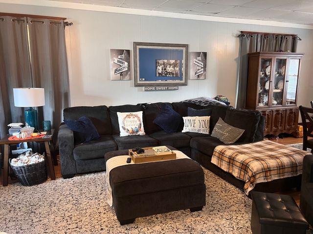 132 W FRANKLIN Street W, Paxton, IL 60957