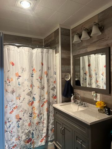 132 W FRANKLIN Street W, Paxton, IL 60957