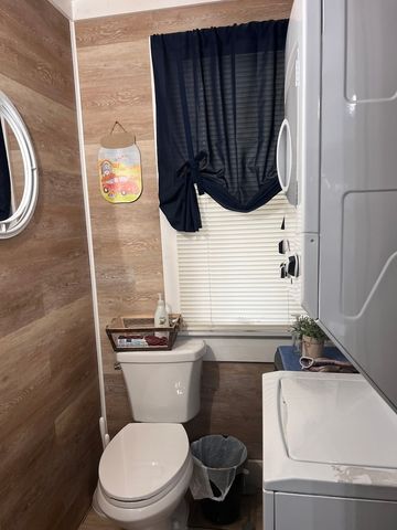 132 W FRANKLIN Street W, Paxton, IL 60957