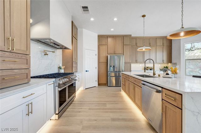 7808 Foothill Ash Avenue, Las Vegas, NV 89117