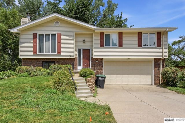 1283 Peterson Drive, Omaha, NE 68130