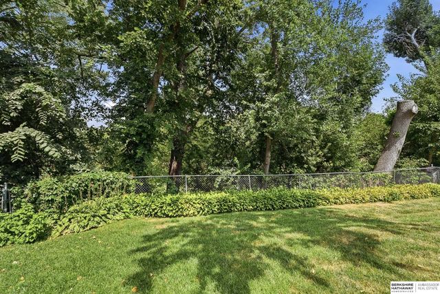 1283 Peterson Drive, Omaha, NE 68130