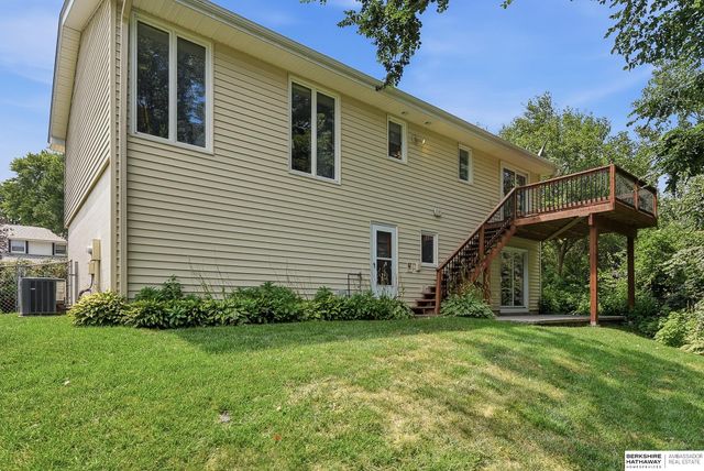 1283 Peterson Drive, Omaha, NE 68130