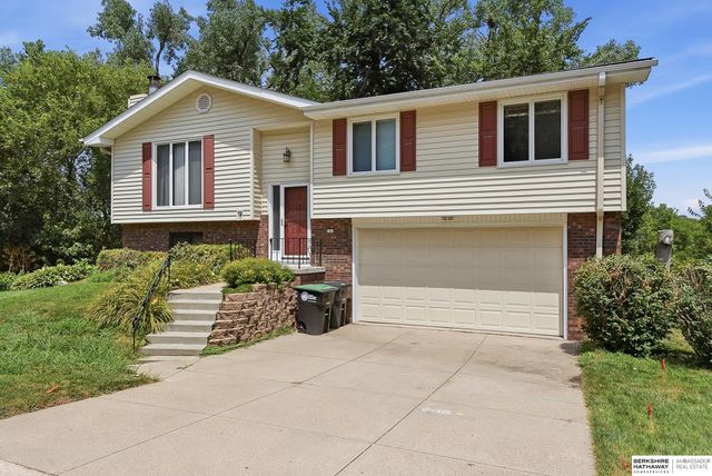 1283 Peterson Drive, Omaha, NE 68130