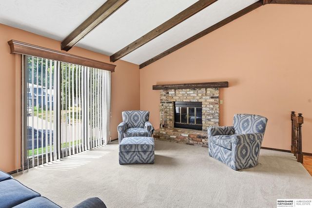 1283 Peterson Drive, Omaha, NE 68130