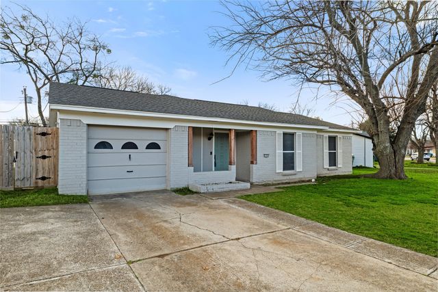 1223 Venus Street, Cedar Hill, TX 75104