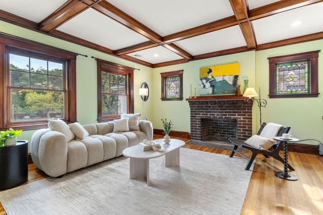 225 Jackson Rd 225, Newton, MA 02458