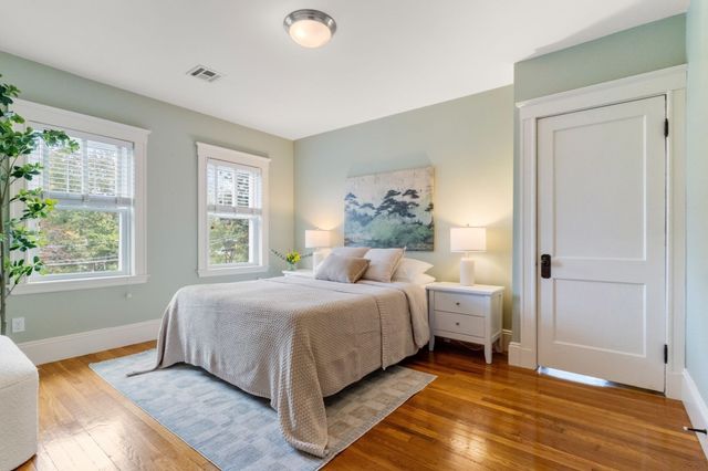 225 Jackson Rd 225, Newton, MA 02458