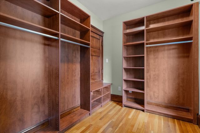 225 Jackson Rd 225, Newton, MA 02458