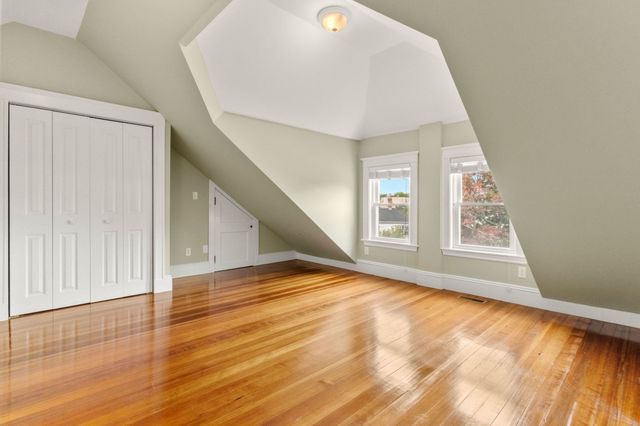 225 Jackson Rd 225, Newton, MA 02458