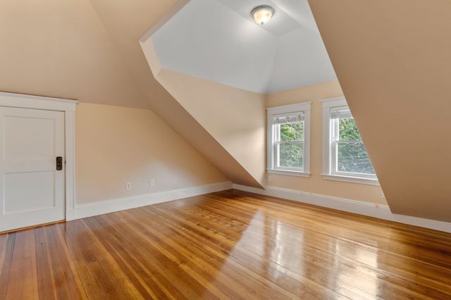 225 Jackson Rd 225, Newton, MA 02458