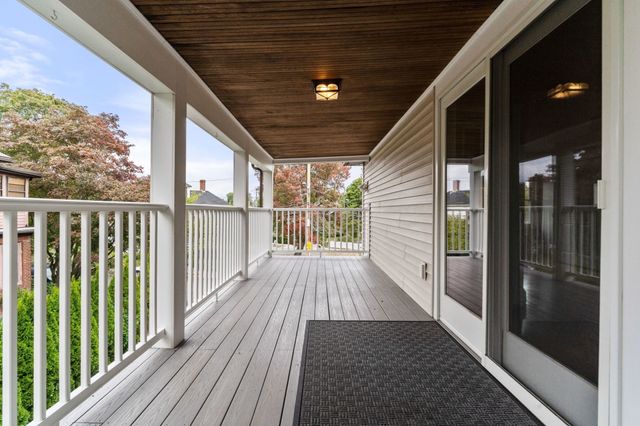 225 Jackson Rd 225, Newton, MA 02458