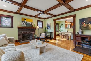 225 Jackson Rd 225, Newton, MA 02458