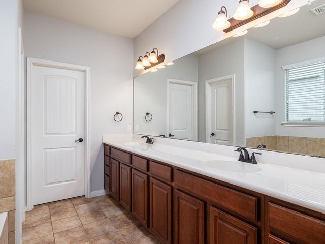 209 Siltstone WAY, Liberty Hill, TX 78642