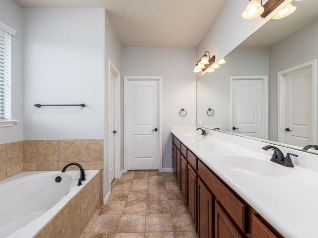 209 Siltstone WAY, Liberty Hill, TX 78642