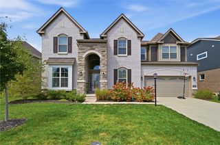 697 Dewmar Drive, Beavercreek, OH 45434