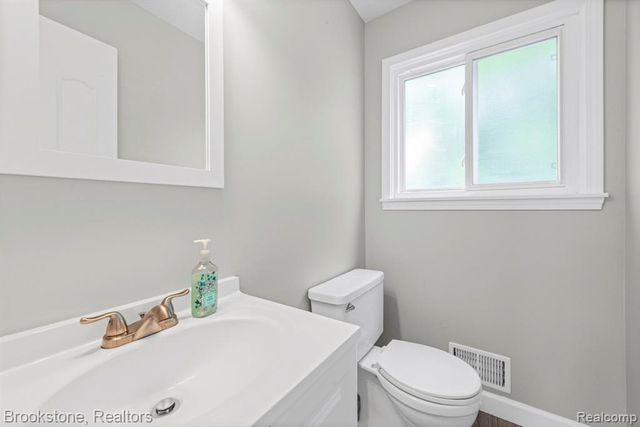 5652 Tequesta Drive, West Bloomfield, MI 48323