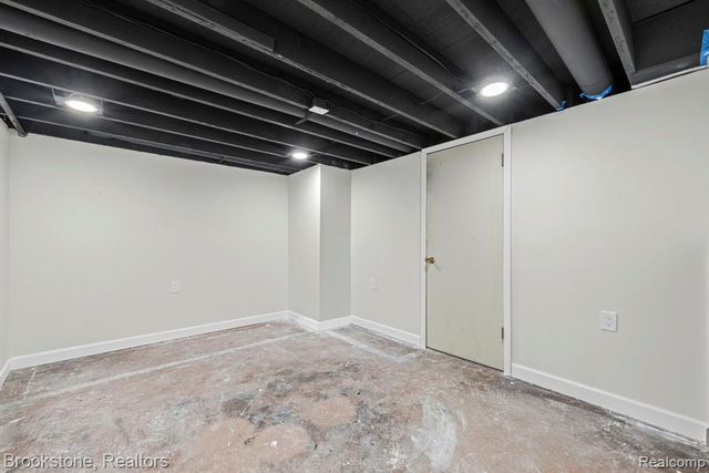 5652 Tequesta Drive, West Bloomfield, MI 48323