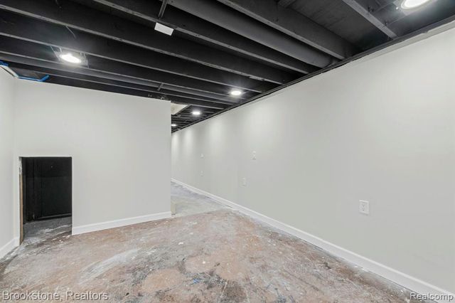 5652 Tequesta Drive, West Bloomfield, MI 48323