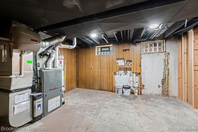 5652 Tequesta Drive, West Bloomfield, MI 48323