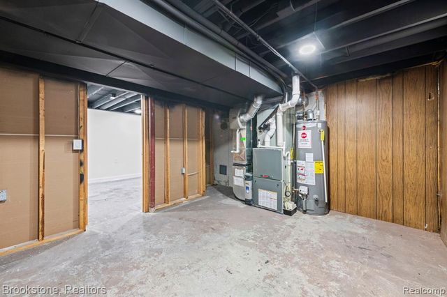 5652 Tequesta Drive, West Bloomfield, MI 48323