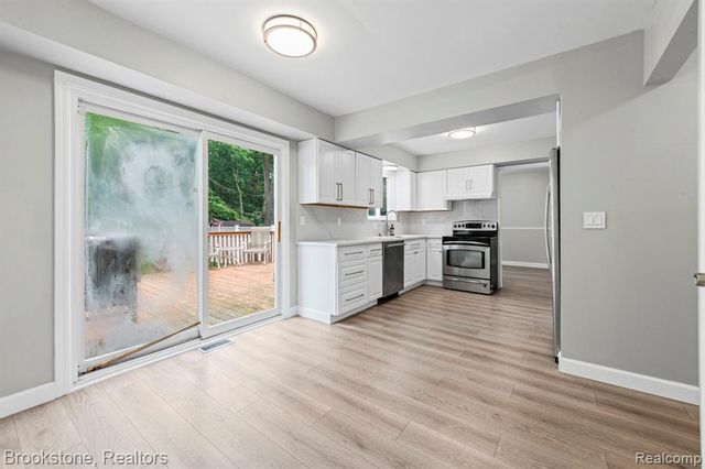 5652 Tequesta Drive, West Bloomfield, MI 48323