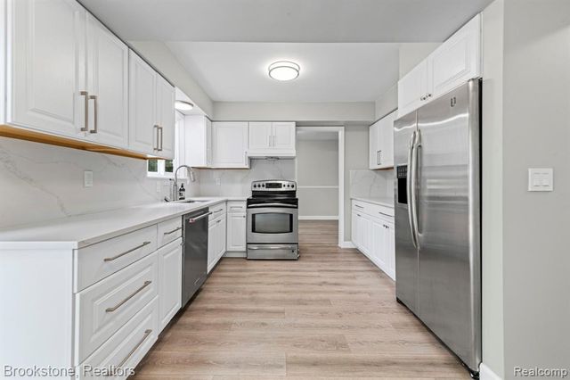 5652 Tequesta Drive, West Bloomfield, MI 48323