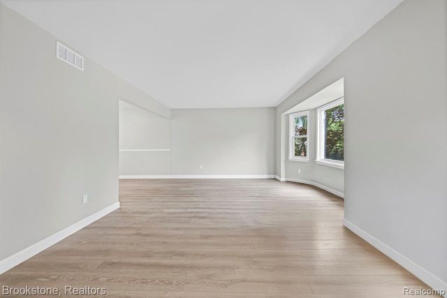 5652 Tequesta Drive, West Bloomfield, MI 48323