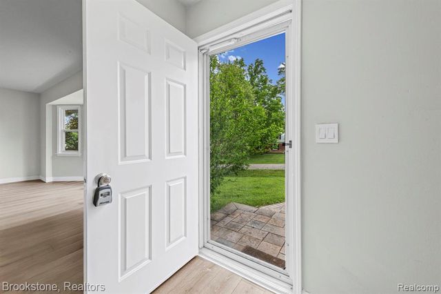 5652 Tequesta Drive, West Bloomfield, MI 48323