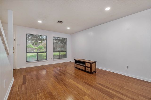 2807 Wildflower Drive 20, Bryan, TX 77802