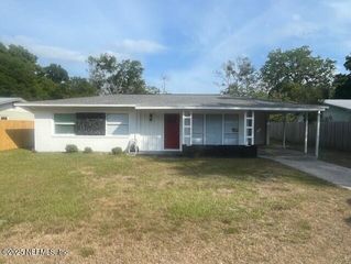 2713 SILVER LAKE Drive, Palatka, FL 32177