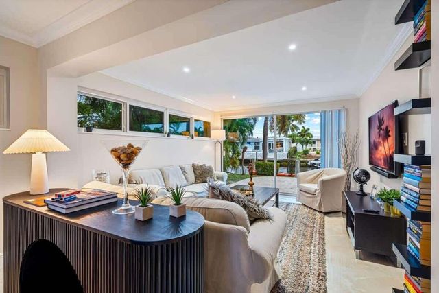 720 SE 5 Avenue, Pompano Beach, FL 33060