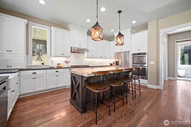 411 Five Peaks Drive, Kalama, WA 98625