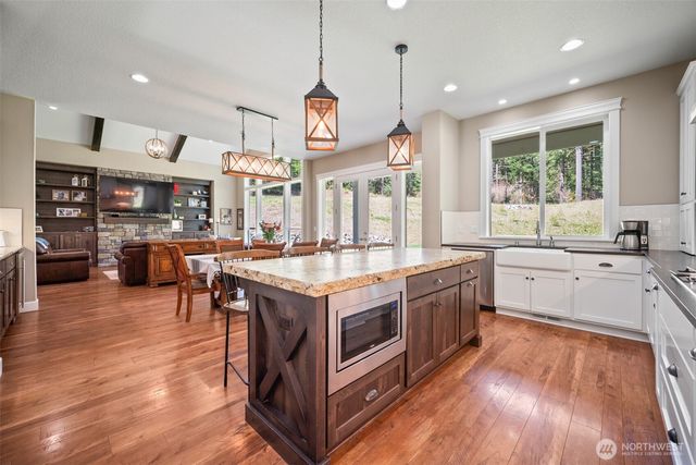 411 Five Peaks Drive, Kalama, WA 98625