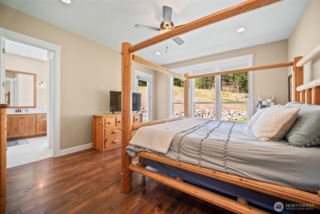 411 Five Peaks Drive, Kalama, WA 98625