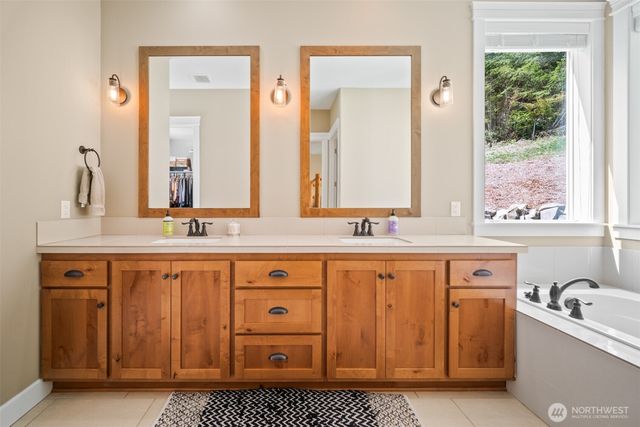 411 Five Peaks Drive, Kalama, WA 98625