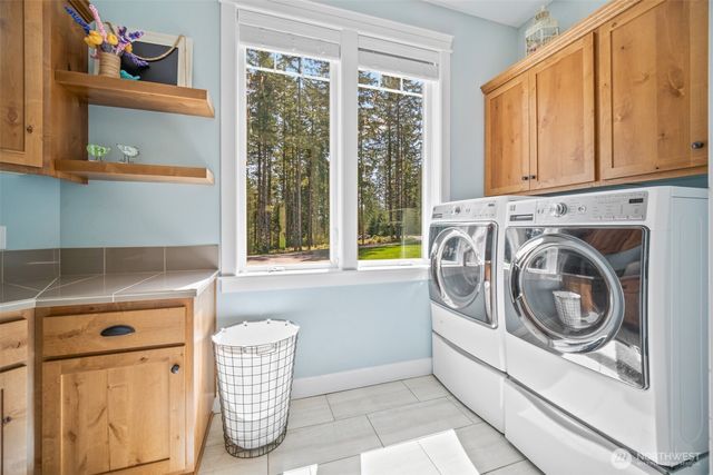 411 Five Peaks Drive, Kalama, WA 98625