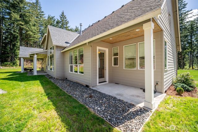 411 Five Peaks Drive, Kalama, WA 98625