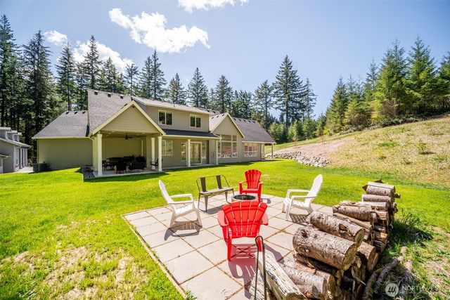 411 Five Peaks Drive, Kalama, WA 98625