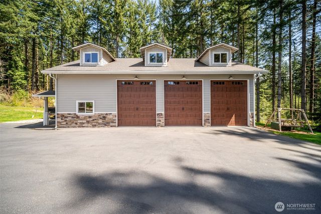 411 Five Peaks Drive, Kalama, WA 98625