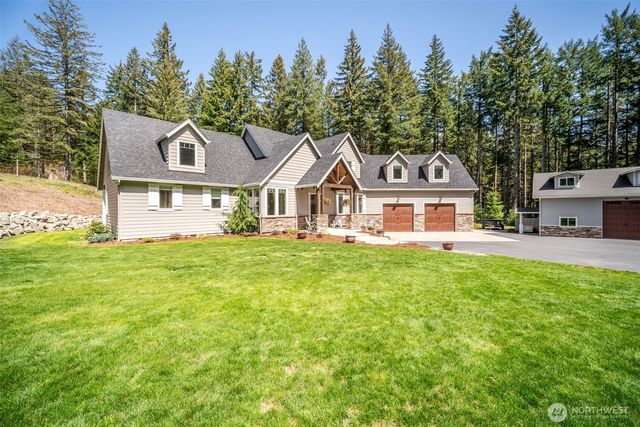 411 Five Peaks Drive, Kalama, WA 98625